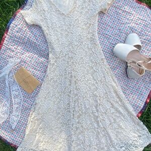 🤍 Cream Lace Dress – Intersection – Size Small – $22